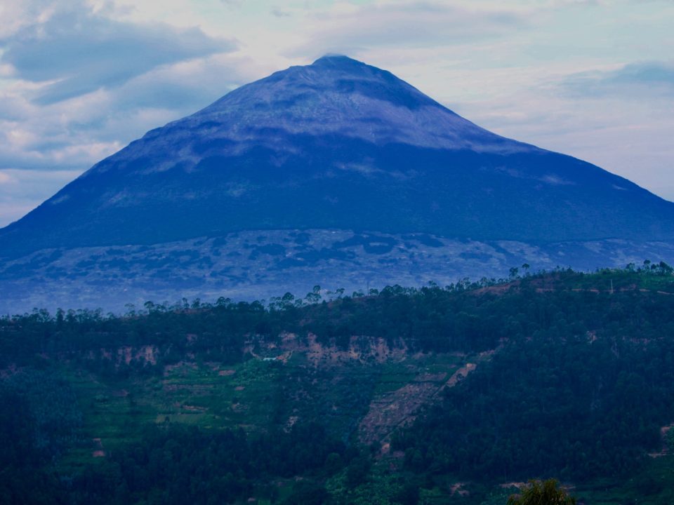 Mount Muhabura or “Muhavura” is an extinct found on the border between Uganda, the Democratic Republic of Congo and Rwanda.