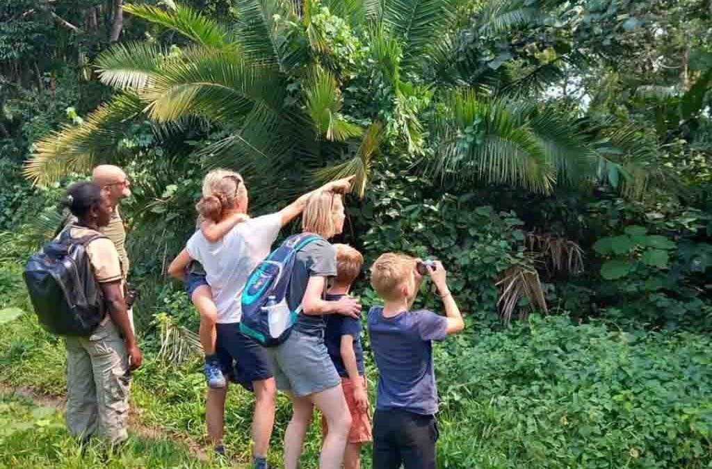 Essential Items to Pack While Traveling With Kids