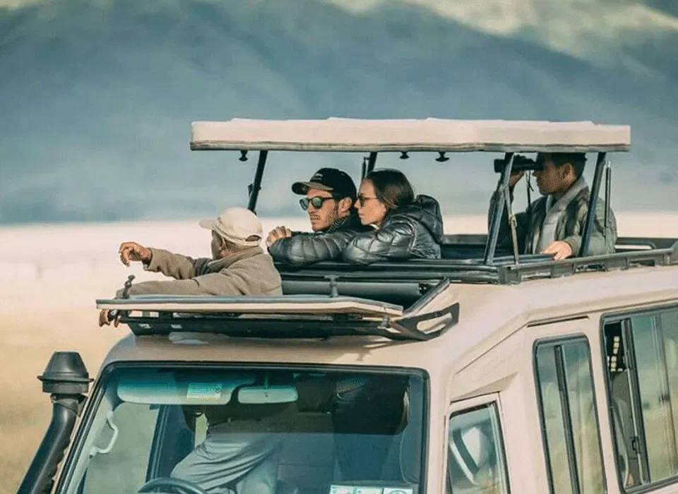 Do You Need to Tip Your Safari Guide? 8 Do you need to Tip Your Safari Guide